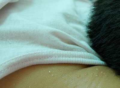 广州代妈一到夜里就湿了 晚上老出汗咋整呢？